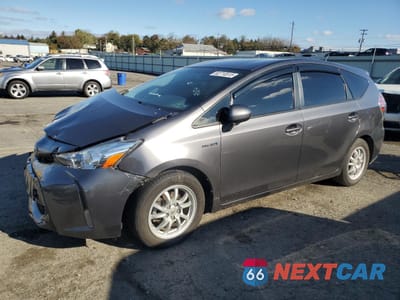 2015 TOYOTA PRIUS V JTDZN3EU4FJ020180 - główne zdjęcie licytacji z USA - miniatura