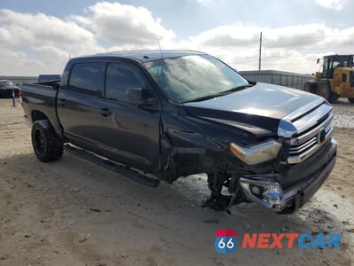 Czwarte zdjęcie samochodu z boku: 2016 TOYOTA TUNDRA CREWMAX SR5 VIN:5TFEM5F10GX105310 - miniatura
