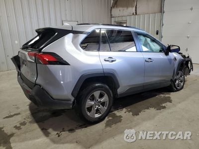 Trzecie zdjęcie samochodu z tyłu: 2025 TOYOTA RAV4 XLE VIN:2T3P1RFV7SW542715 - miniatura