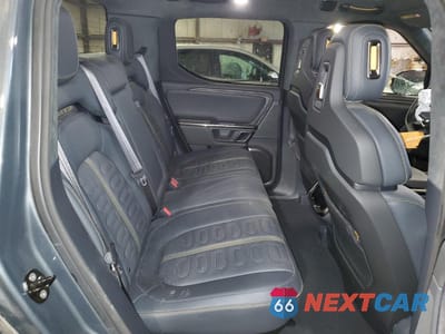 Zdjęcie 10 z 12 samochodu: 2022 RIVIAN R1T ADVENTURE VIN:7FCTGAAAXNN009136 - miniatura