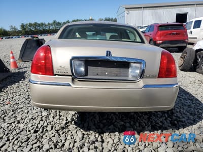 Zdjęcie 6 z 12 samochodu: 2008 LINCOLN TOWN CAR SIGNATURE LIMITED VIN:2LNHM82W08X655694 - miniatura