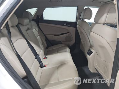 Zdjęcie 11 z 15 samochodu: 2016 HYUNDAI TUCSON LIMITED VIN:KM8J33A21GU253050 - miniatura
