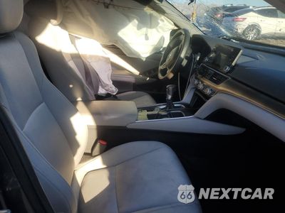 Zdjęcie 7 z 12 samochodu: 2019 HONDA ACCORD LX VIN:1HGCV1F19KA126926 - miniatura
