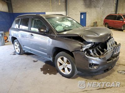 Czwarte zdjęcie samochodu z boku: 2016 JEEP COMPASS LATITUDE VIN:1C4NJDEB1GD596324 - miniatura