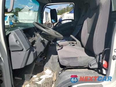 Zdjęcie 7 z 12 samochodu: 2015 ISUZU NPR VIN:54DB4W1B9FS808159 - miniatura