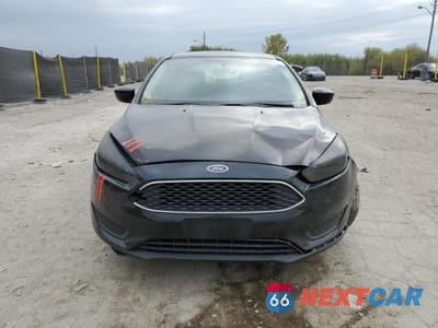 Piąte zdjęcie samochodu w środku: 2018 FORD FOCUS SE VIN:1FADP3F22JL321132 - miniatura