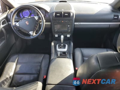 Zdjęcie 8 z 13 samochodu: 2010 PORSCHE CAYENNE VIN:WP1AA2AP2ALA12271 - miniatura