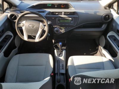 Zdjęcie 8 z 13 samochodu: 2013 TOYOTA PRIUS C VIN:JTDKDTB35D1054898 - miniatura