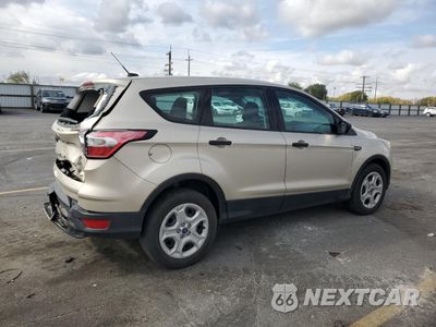 Trzecie zdjęcie samochodu z tyłu: 2018 FORD ESCAPE S VIN:1FMCU0F79JUA23501 - miniatura