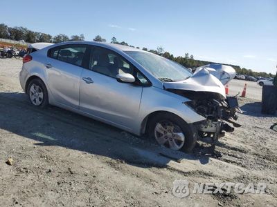 Czwarte zdjęcie samochodu z boku: 2015 KIA FORTE LX VIN:KNAFX4A61F5315463 - miniatura