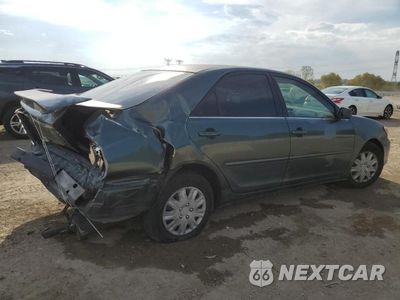 Trzecie zdjęcie samochodu z tyłu: 2004 TOYOTA CAMRY LE VIN:4T1BE32K24U351285 - miniatura