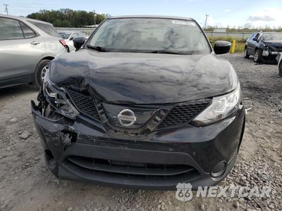 Piąte zdjęcie samochodu w środku: 2019 NISSAN ROGUE SPORT S VIN:JN1BJ1CP9KW529096 - miniatura