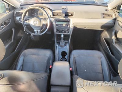Zdjęcie 8 z 13 samochodu: 2015 VOLKSWAGEN PASSAT S VIN:1VWAT7A34FC014842 - miniatura