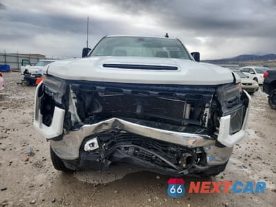 Piąte zdjęcie samochodu w środku: 2022 CHEVROLET SILVERADO K3500 LT VIN:1GC3YTE76NF104302 - miniatura