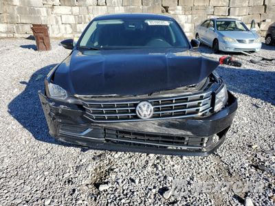 Piąte zdjęcie samochodu w środku: 2017 VOLKSWAGEN PASSAT S VIN:1VWAT7A37HC054156 - miniatura