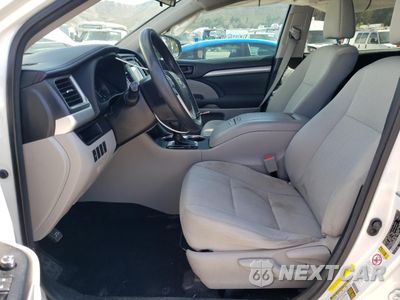 Zdjęcie 7 z 15 samochodu: 2016 TOYOTA HIGHLANDER LE VIN:5TDZKRFH5GS176925 - miniatura