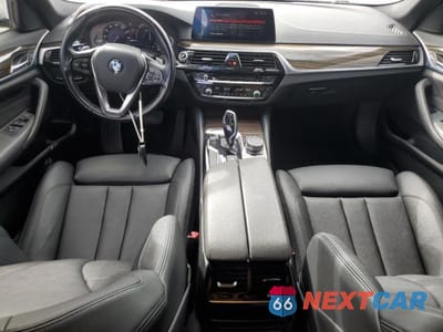 Zdjęcie 8 z 13 samochodu: 2019 BMW 530E VIN:WBAJA9C54KB399156 - miniatura