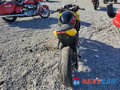 Czwarte zdjęcie samochodu z boku: 2024 SUZUKI GSX800 F VIN:JS1EM13B4R7101750 - miniatura