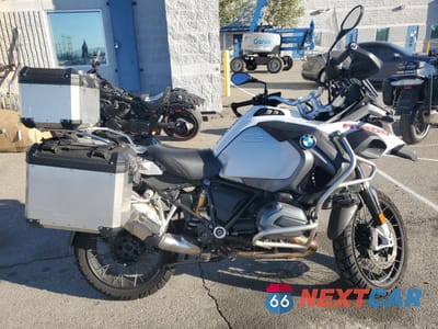 2016 BMW R1200 GS ADVENTURE WB10A1208GZ664744 - główne zdjęcie licytacji z USA - miniatura