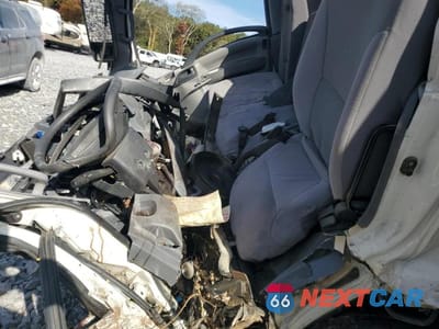 Zdjęcie 7 z 12 samochodu: 2019 ISUZU NPR HD FLATBED TRUCK VIN:54DC4W1B4KS803742 - miniatura