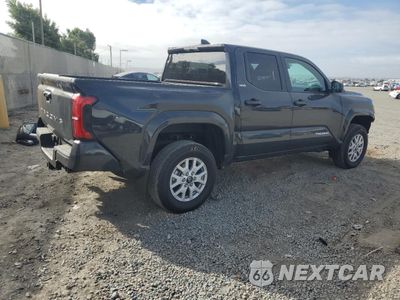Trzecie zdjęcie samochodu z tyłu: 2024 TOYOTA TACOMA DOUBLE CAB VIN:3TMKB5FN5RM015171 - miniatura