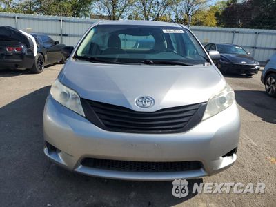 Piąte zdjęcie samochodu w środku: 2011 TOYOTA SIENNA VIN:5TDZK3DC4BS013437 - miniatura