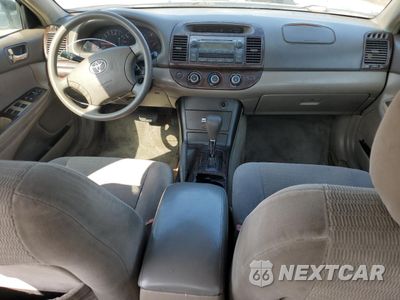 Zdjęcie 8 z 12 samochodu: 2005 TOYOTA CAMRY LE VIN:4T1BE32K65U014670 - miniatura