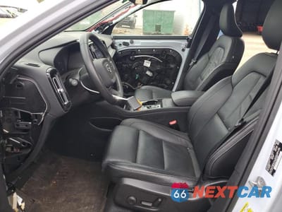 Zdjęcie 7 z 13 samochodu: 2024 VOLVO XC40 PLUS VIN:YV4L12UE3R2204916 - miniatura