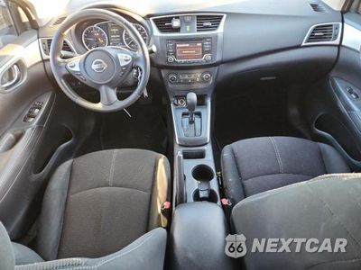 Zdjęcie 8 z 11 samochodu: 2018 NISSAN SENTRA S VIN:3N1AB7AP1JY333790 - miniatura
