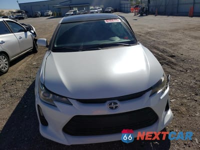 Piąte zdjęcie samochodu w środku: 2016 TOYOTA SCION TC VIN:JTKJF5C78GJ016131 - miniatura