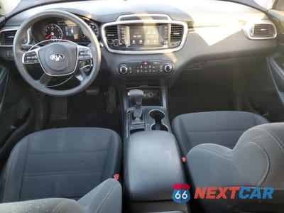 Zdjęcie 8 z 12 samochodu: 2019 KIA SORENTO L VIN:5XYPG4A3XKG561152 - miniatura