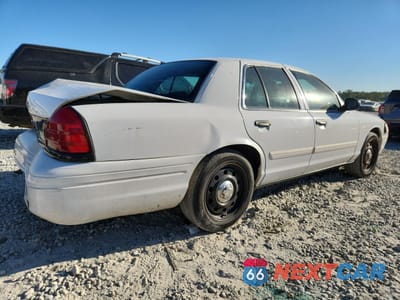 Trzecie zdjęcie samochodu z tyłu: 2011 FORD CROWN VICTORIA POLICE INTERCEPTOR VIN:2FABP7BV4BX135580 - miniatura