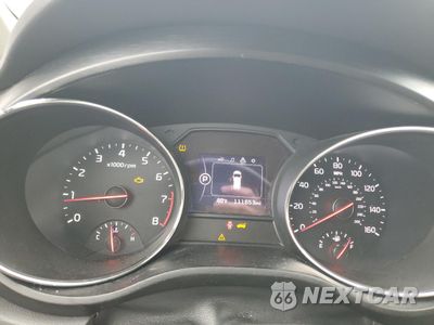 Zdjęcie 9 z 14 samochodu: 2017 KIA SEDONA LX VIN:KNDMB5C11H6239210 - miniatura