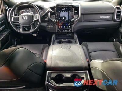 Zdjęcie 8 z 12 samochodu: 2021 RAM 3500 LARAMIE VIN:3C63R3ML1MG651011 - miniatura