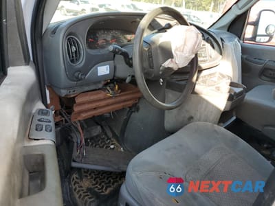 Zdjęcie 8 z 13 samochodu: 2006 FORD E350 DELIVERY VAN VIN:1FDSE35P26DA30910 - miniatura
