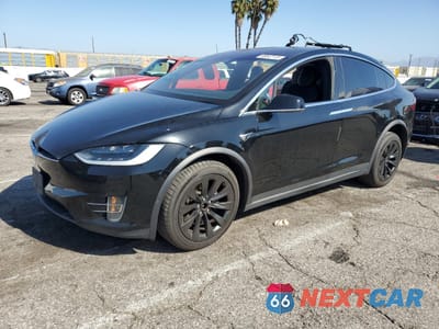 2018 TESLA MODEL X 5YJXCAE2XJF113494 - główne zdjęcie licytacji z USA - miniatura