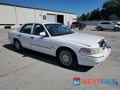 Czwarte zdjęcie samochodu z boku: 2010 MERCURY GRAND MARQUIS LS VIN:2MEBM7FV2AX624943 - miniatura