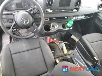 Zdjęcie 8 z 12 samochodu: 2022 MERCEDES-BENZ SPRINTER 3500 VIN:W1Y5ECHY2NP454618 - miniatura