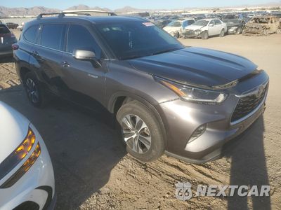 Czwarte zdjęcie samochodu z boku: 2021 TOYOTA HIGHLANDER VIN:5TDHARAH5MS504362 - miniatura