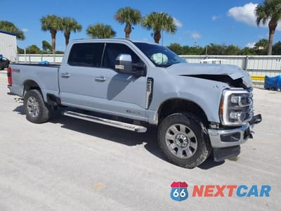 Czwarte zdjęcie samochodu z boku: 2024 FORD F250 SUPER DUTY VIN:1FT8W2BT0RED48174 - miniatura