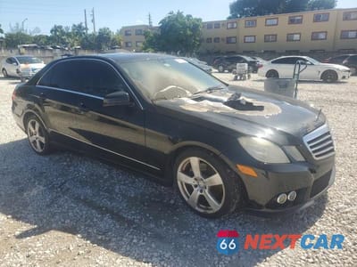 Czwarte zdjęcie samochodu z boku: 2010 MERCEDES-BENZ E 350 VIN:WDDHF5GB4AA067451 - miniatura