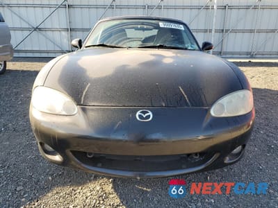Piąte zdjęcie samochodu w środku: 2001 MAZDA MX-5 MIATA BASE VIN:JM1NB353710207927 - miniatura