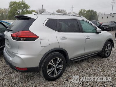 Trzecie zdjęcie samochodu z tyłu: 2017 NISSAN ROGUE SV VIN:5N1AT2MV4HC740816 - miniatura