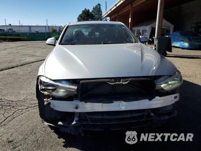 Piąte zdjęcie samochodu w środku: 2017 BMW 330 XI VIN:WBA8D9G36HNU65244 - miniatura