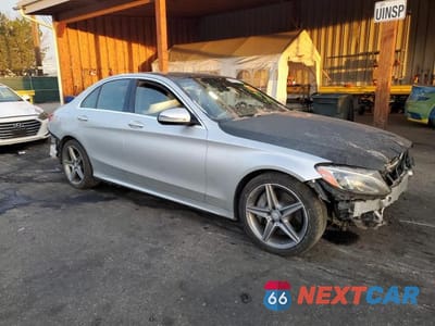 Czwarte zdjęcie samochodu z boku: 2016 MERCEDES-BENZ C 300 4MATIC VIN:WDDWF4KB6GR149183 - miniatura