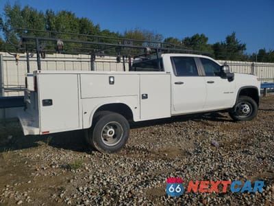 Trzecie zdjęcie samochodu z tyłu: 2022 CHEVROLET SILVERADO C3500 VIN:1GB4WRE72NF321590 - miniatura