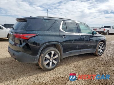 Trzecie zdjęcie samochodu z tyłu: 2023 CHEVROLET TRAVERSE LT VIN:1GNEVHKW6PJ272359 - miniatura