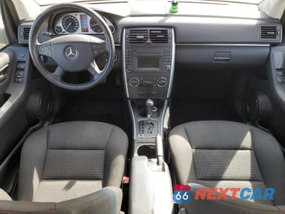Zdjęcie 8 z 12 samochodu: 2011 MERCEDES-BENZ B200 VIN:WDDFH3DB6BJ679016 - miniatura