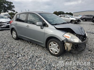 Czwarte zdjęcie samochodu z boku: 2010 NISSAN VERSA S VIN:3N1BC1CP0AL377806 - miniatura