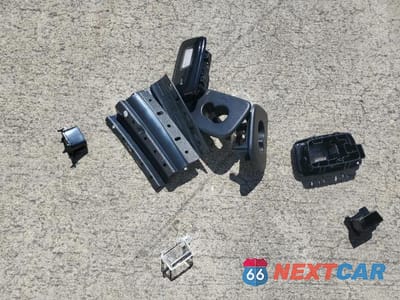 Zdjęcie 12 z 13 samochodu: 2022 VOLVO XC40 P8 RECHARGE PLUS VIN:YV4ED3UR2N2716783 - miniatura